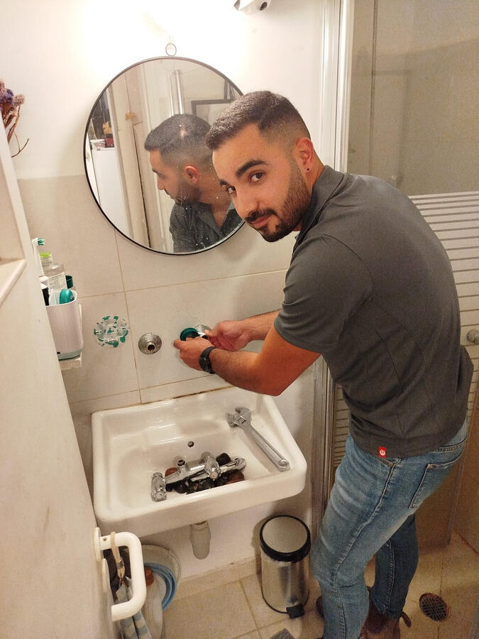 ב.י אחזקות - הנדימן - יוחאי ביטון